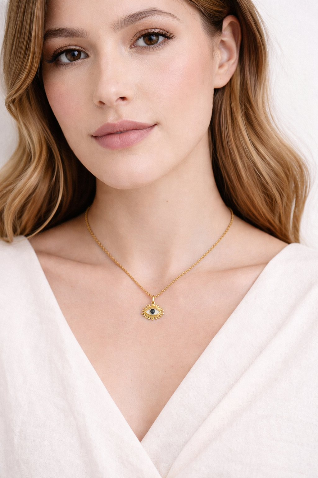 Eye necklace