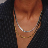 Golden curve necklace