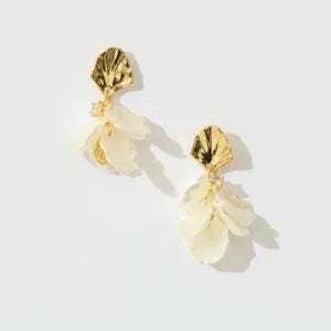 Jasmine Shell Earring