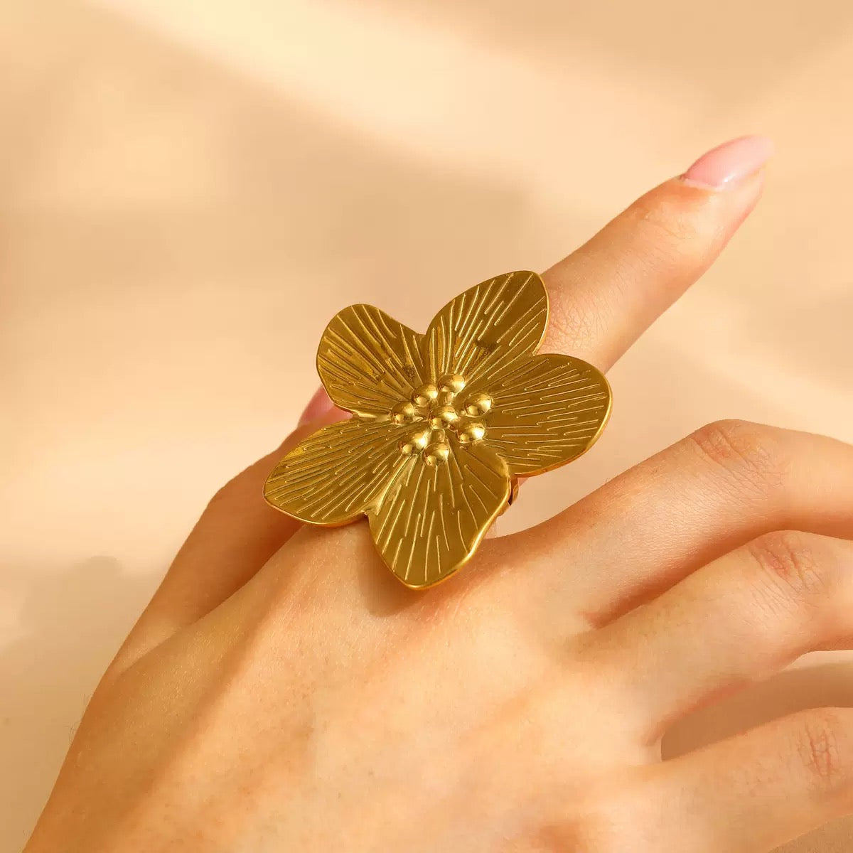 Flower ring gold