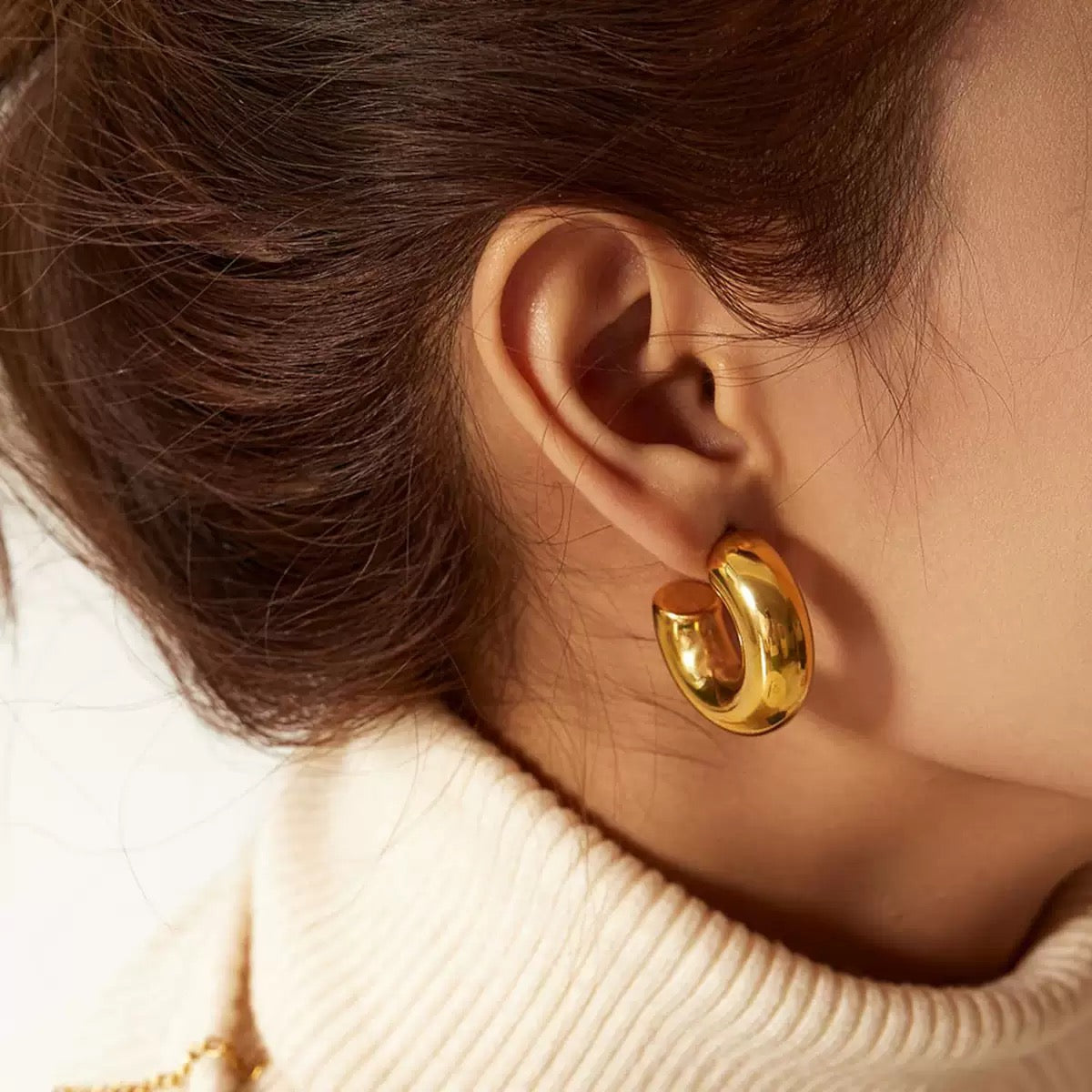 Golden Curve Earring